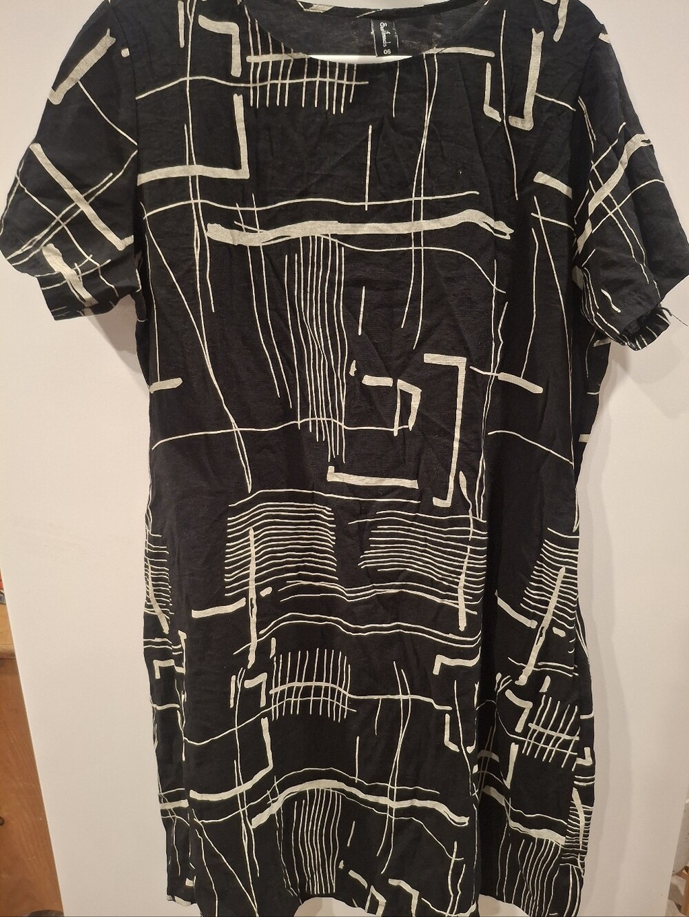 Sacred Threads Black Short-Sleeve dress with Cream Graphic Lines